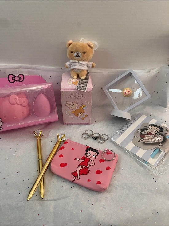 Accessories - Kawaii Gift Bundle: Betty Boop, Hello Kitty, Rilakkuma & Accessories